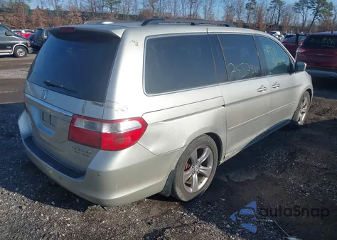 2005 Honda Odyssey Touring from USA, damaged, VIN 5FNRL38885B106683